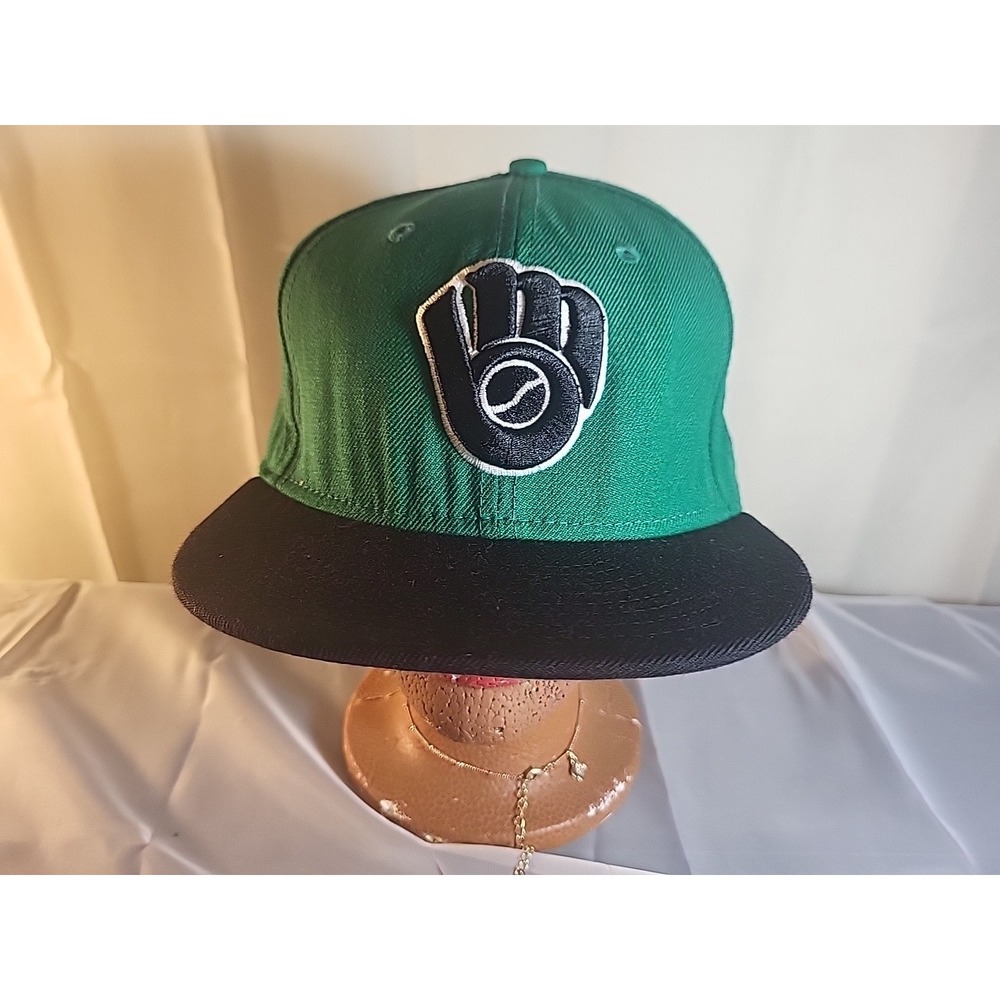 Green Milwaukee Brewers New Era Fitted Hat - Size 8 MLB Baseball Cap